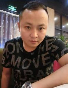 快手网红丝爷吃瓜是谁,揭秘快手网红背后的故事