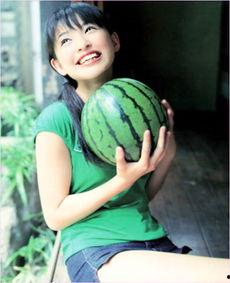 网红陈妮妮吃瓜事件真相,揭秘网红背后的真相与争议